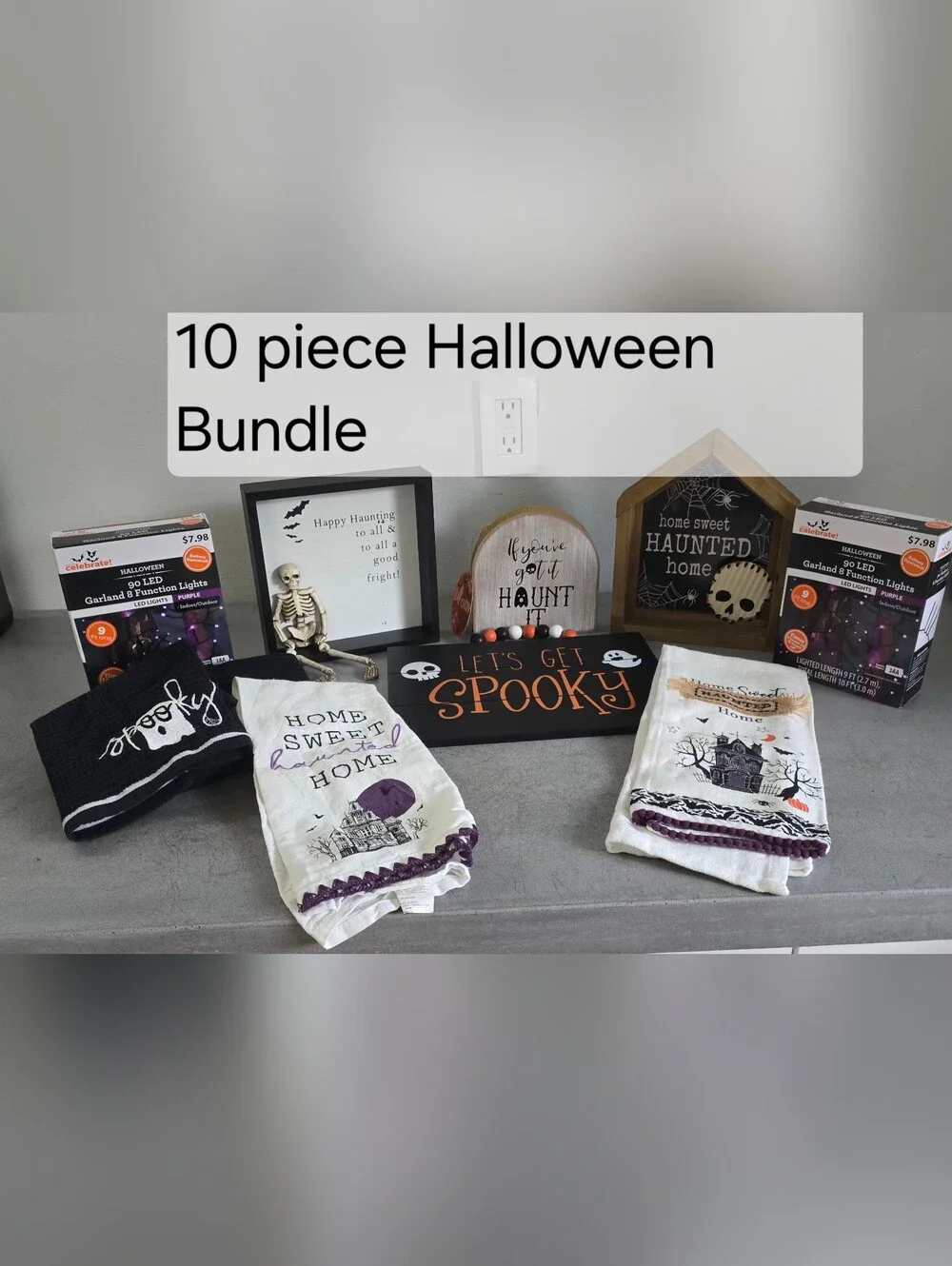 10 Piece Halloween Bundle. Signs, Lights And Towels.